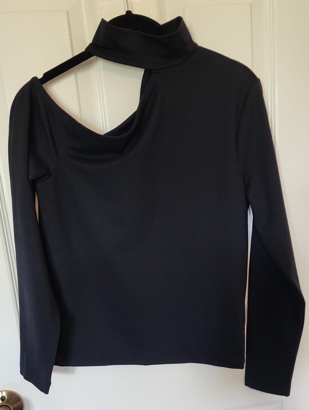 Abercrombie & Fitch Black Asymmetric Cutout Mock Neck Long-Sleeve Top NWT Medium